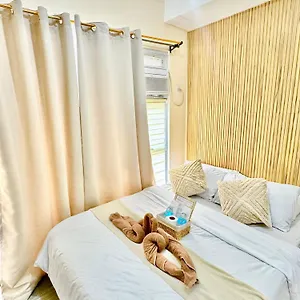 Vivaldi Residences In Near Roxas Night Market , Davao Philippines